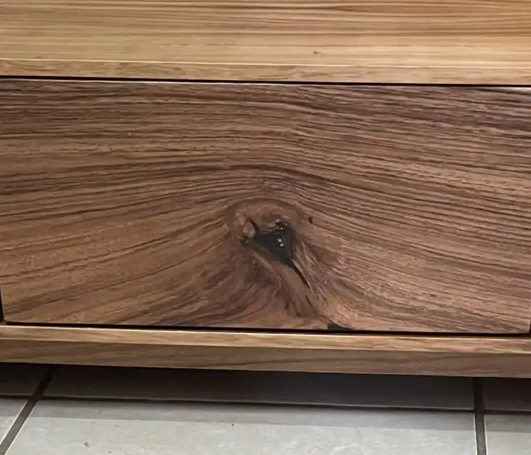 La Belleza del ‘Defecto’: Por qué amamos los nudos de la madera